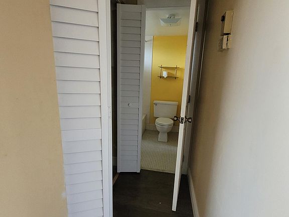 5th image of 5841 NW 61st Ave