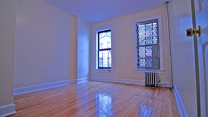 Rented by Tryax Realty Management | media 10