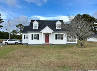17 Richardson Ave, Wachapreague, VA 23480