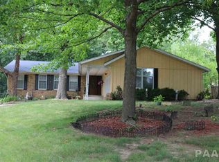 4505 W Hetherwood Dr, Peoria, IL 61615