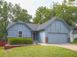 520 Valle Dr, Belton, MO 64012