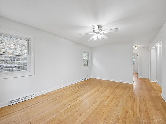 4th image of 2556 Wood St
