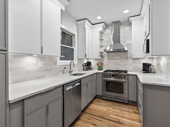 5th image of 504 1st St