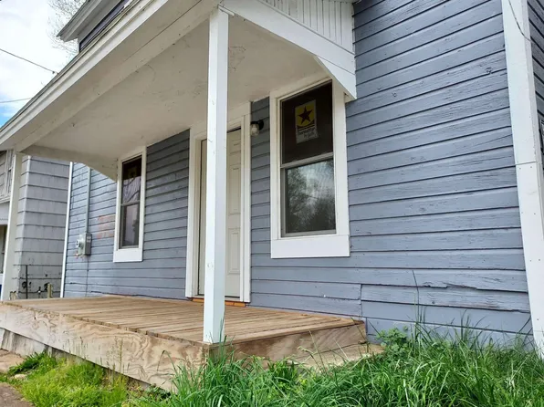 377 Main St, Narrows, VA 24124