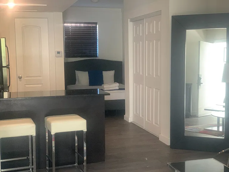 1545 Drexel Ave — Photo 3