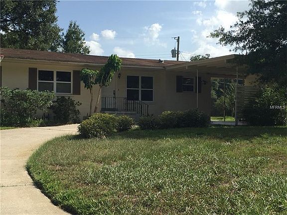 2nd image of 1523 Del Crest Pl