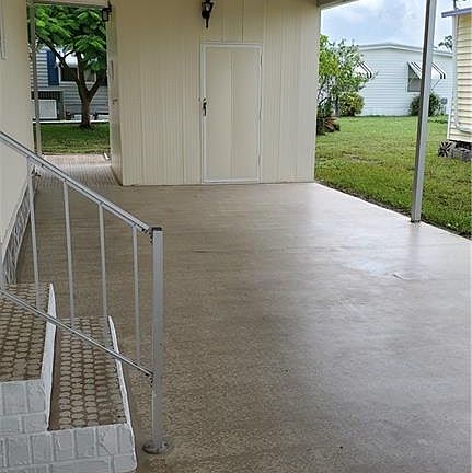 4th image of 877 Moonlight Dr
