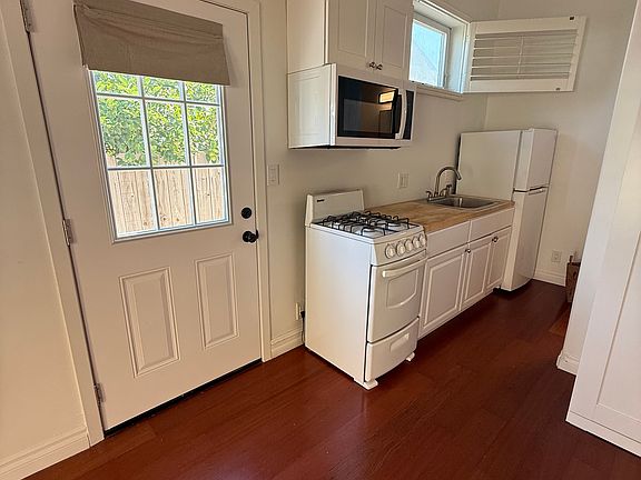2nd image of 5343 W 126th St