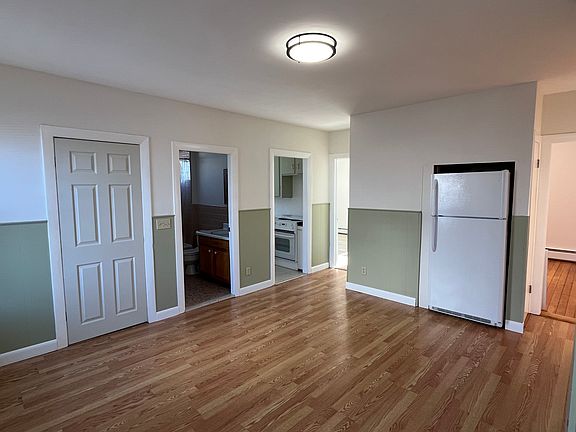 4th image of 2 Raymond Ave Floor 1