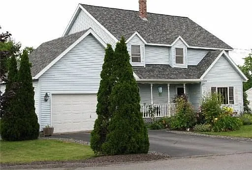 Clearview Ave — Photo 16