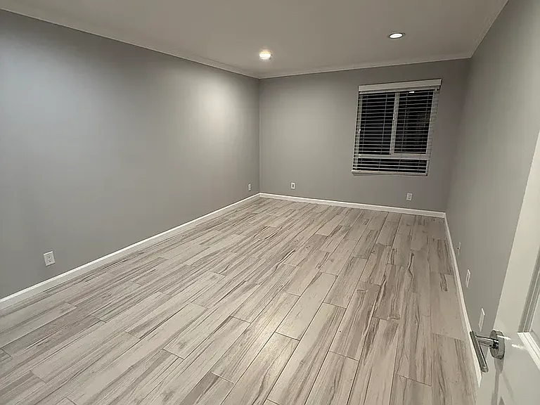 340 N Kenwood St #107 — Photo 4