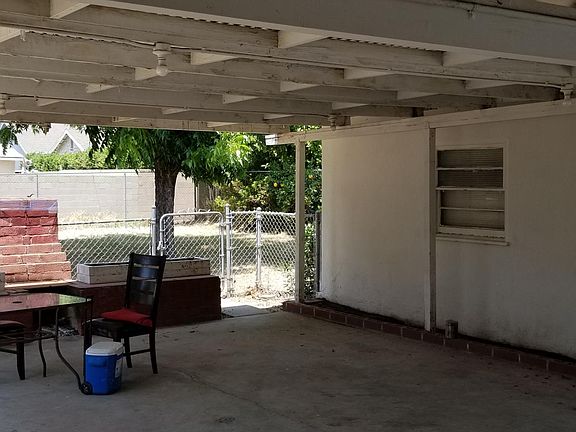 4th image of 2580 Valencia Ave