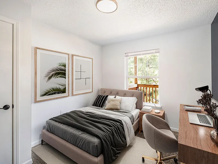 Carlson Bay Luxury Apartments — Photo 9