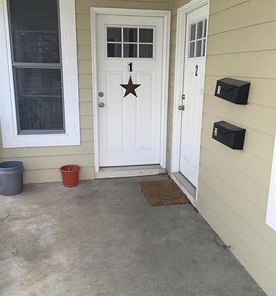3rd image of 224 N Summit St APT 2