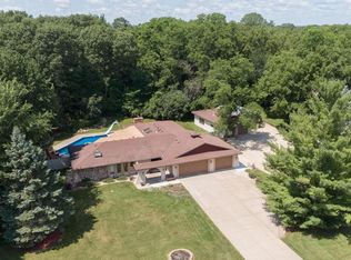 18040 Vale St NW, Andover, MN 55304