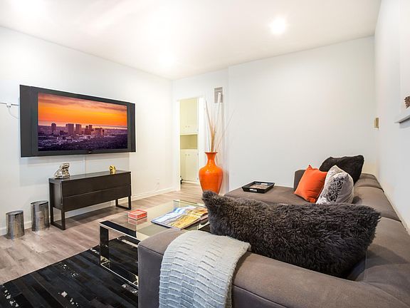 5th image of 928 N Alfred St #108