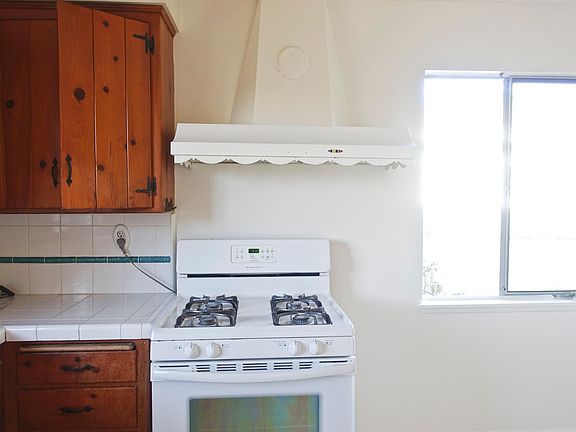 Eat-in Kitchen