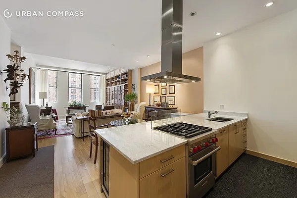 Sold by Compass | media 1