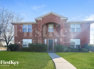 2900 Ocean Dr, Lancaster, TX 75146