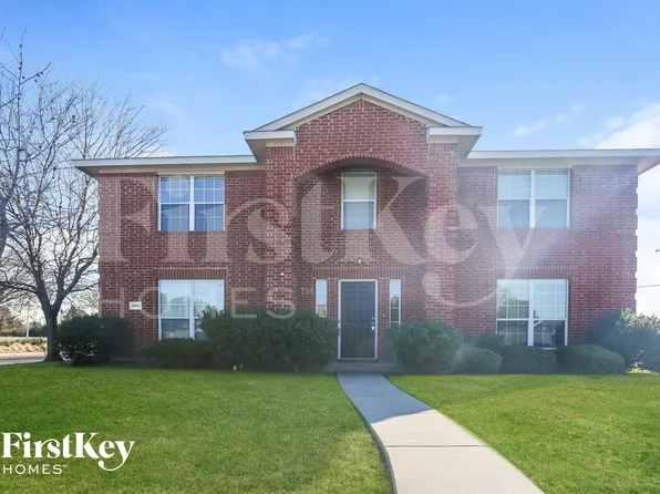 2900 Ocean Dr, Lancaster, TX 75146