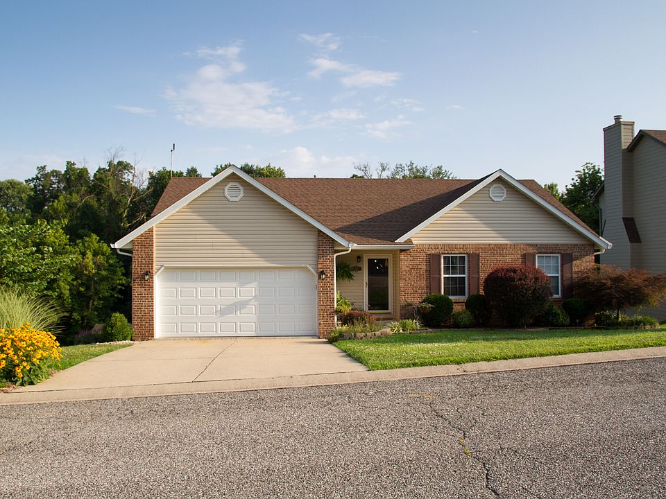 Beautiful Walk-out Ranch