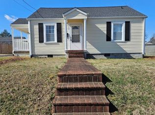 707 S 2nd St, Elizabethton, TN 37643