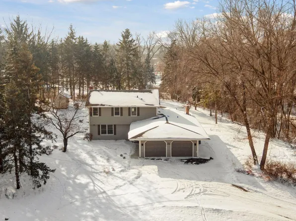 14 Dove Ln, North Oaks, MN 55127