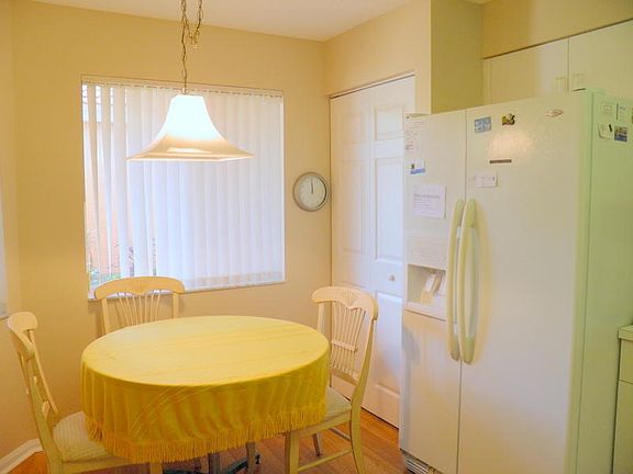Eat-in Kitchen