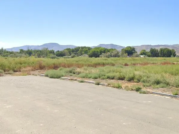 440 Crooked Stick Dr, Yerington, NV 89447