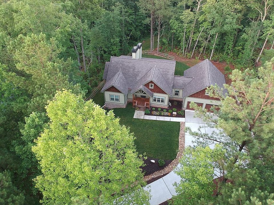 2nd image of 901 Bridge Rd