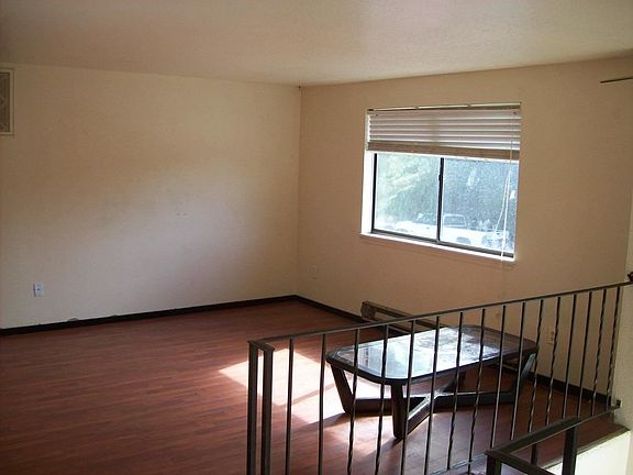3rd image of 38 N Pleasant Dr
