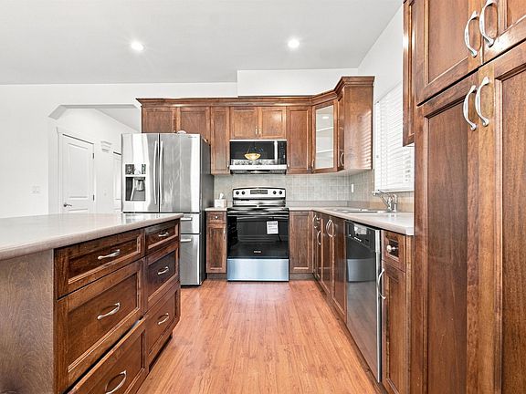 5th image of 6110 150th St