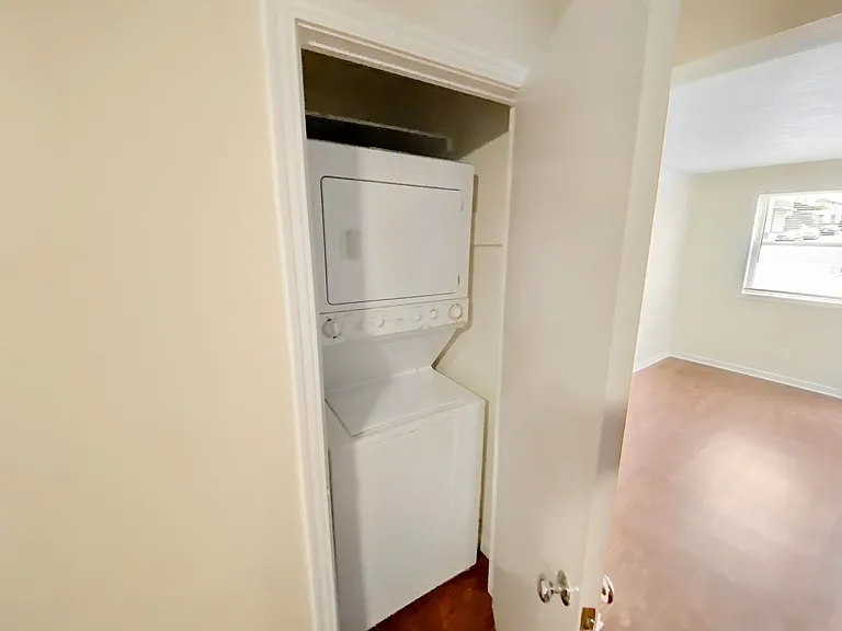 32 Wyoming St E #1 — Photo 11