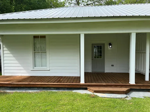 312 Market St #A, Water Valley, MS 38965