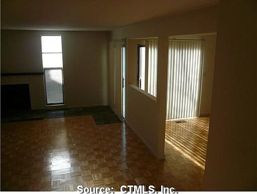 3rd image of 33 Monticello Dr