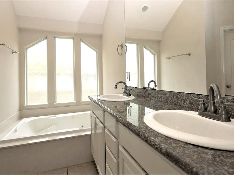 3735 Tidalwood Dr — Photo 15