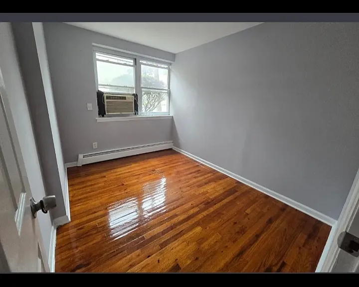 901 Stuyvesant Ave #1CC — Photo 4