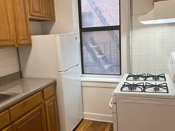 32-56 41st Street image 1 of 4