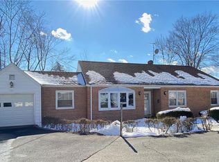 8 Lower Rocks Ln, Norwalk, CT 06851