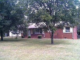 1st image of 4942 Lynn Lee Cres