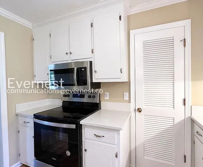 1203 Countryside Rd — Photo 3
