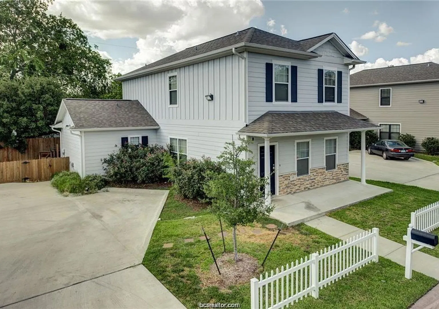 118 Lynn Drive — Photo 3