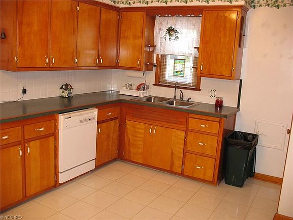 3rd image of 10406 Park Heights Ave