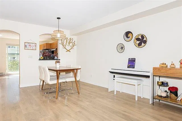 4 bed, 1525 sqft, $3,500 — Photo 2