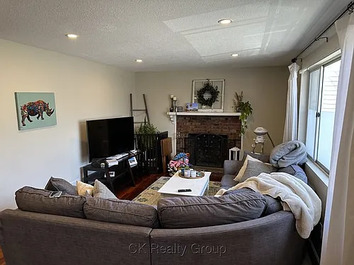 52 Gilbert St Photo 1