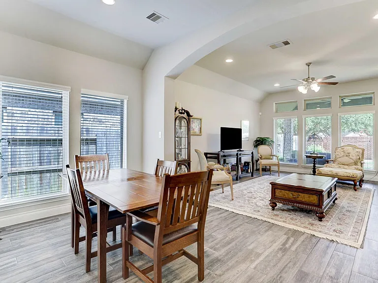 8126 Silverspot Ln — Photo 16
