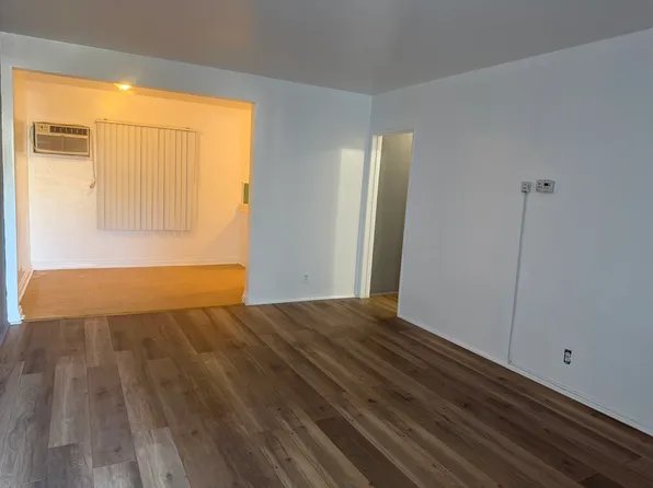 8700 Parthenia Pl #2, North Hills, CA 91343