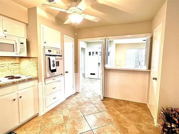 4th image of 5812 Fairdale Ln