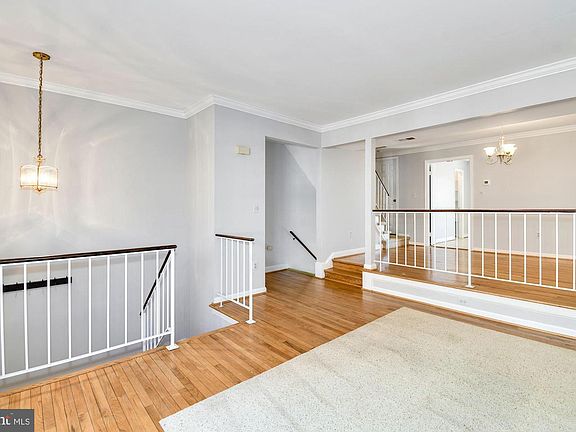 4th image of 2715 Franklin Ct