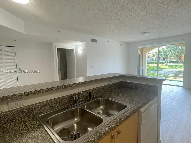 2240 E Preserve Way #104 — Photo 5